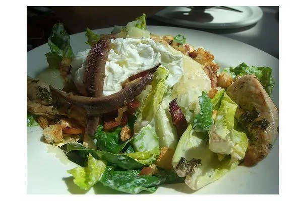 Salada César de Frango com Alho