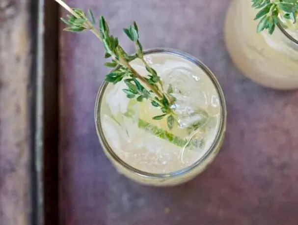 Gin Rickey com Essência de Framboesa