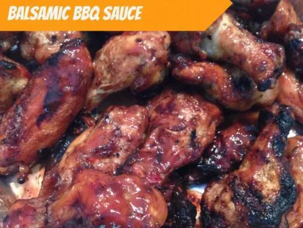 Asas grelhadas com molho barbecue balsâmico de frutos silvestres