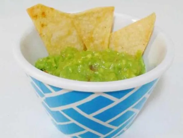 Guacamole com Limão e Batatas Fritas com Cominho