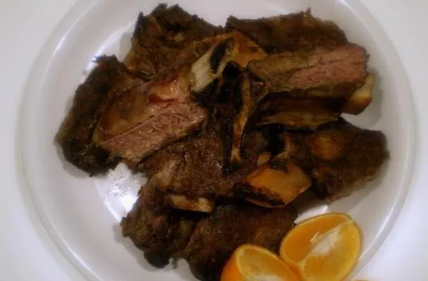 Costelas de boi assadas por 4 horas