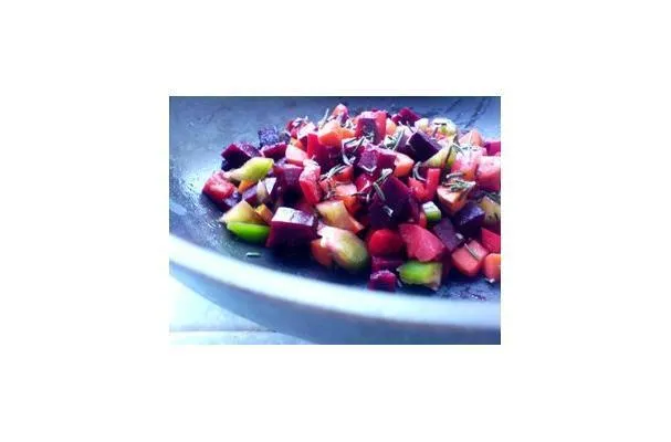 Salada Mista de Vegetais com Alecrim e Sumac