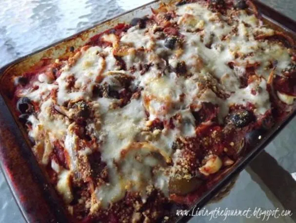 Berinjela à Parmegiana Assada com Azeitonas