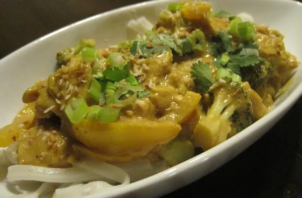 Curry de amendoim com tempeh