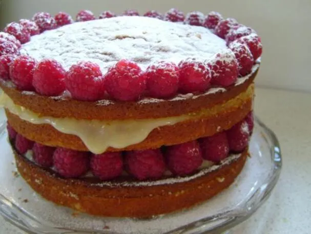 Bolo de Aniversário de Framboesa Real