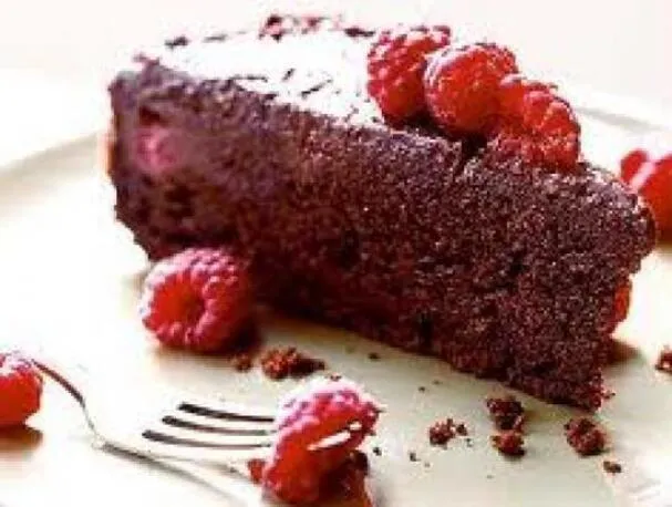 Bolo de Chocolate Xocai com Framboesas