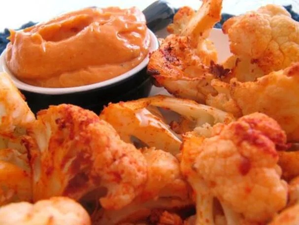 Palitos de Couve-Flor Assados com Aioli de Páprica Defumada