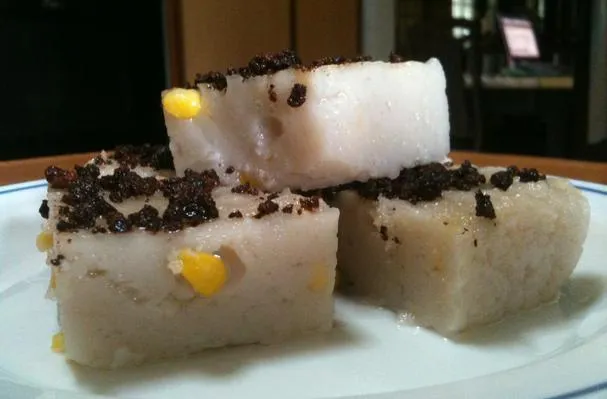 Arroz Doce com Milho e Leite de Coco (Maja Blanca)