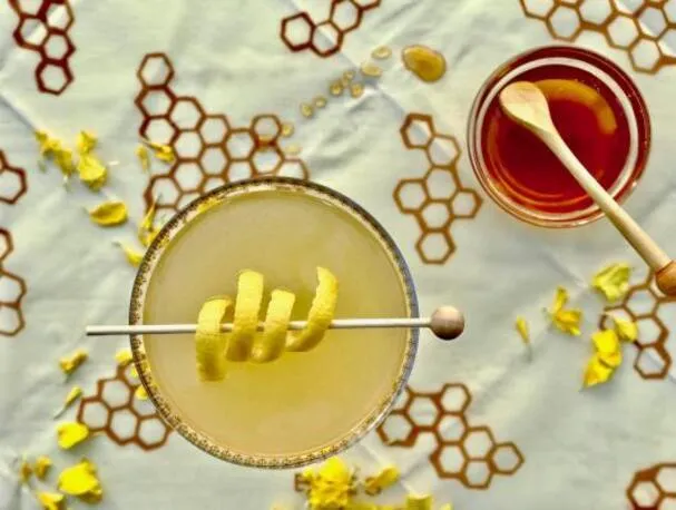 Coquetel Bee's Knees