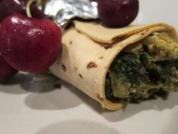 Um Novo Começo com Wrap de Espinafre e Tofu